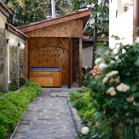 בית הארחה Mira