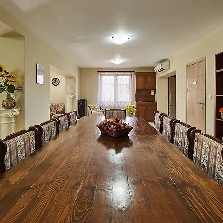 Mira * ספרבה בניה