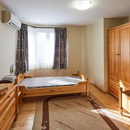 בית הארחה Mira